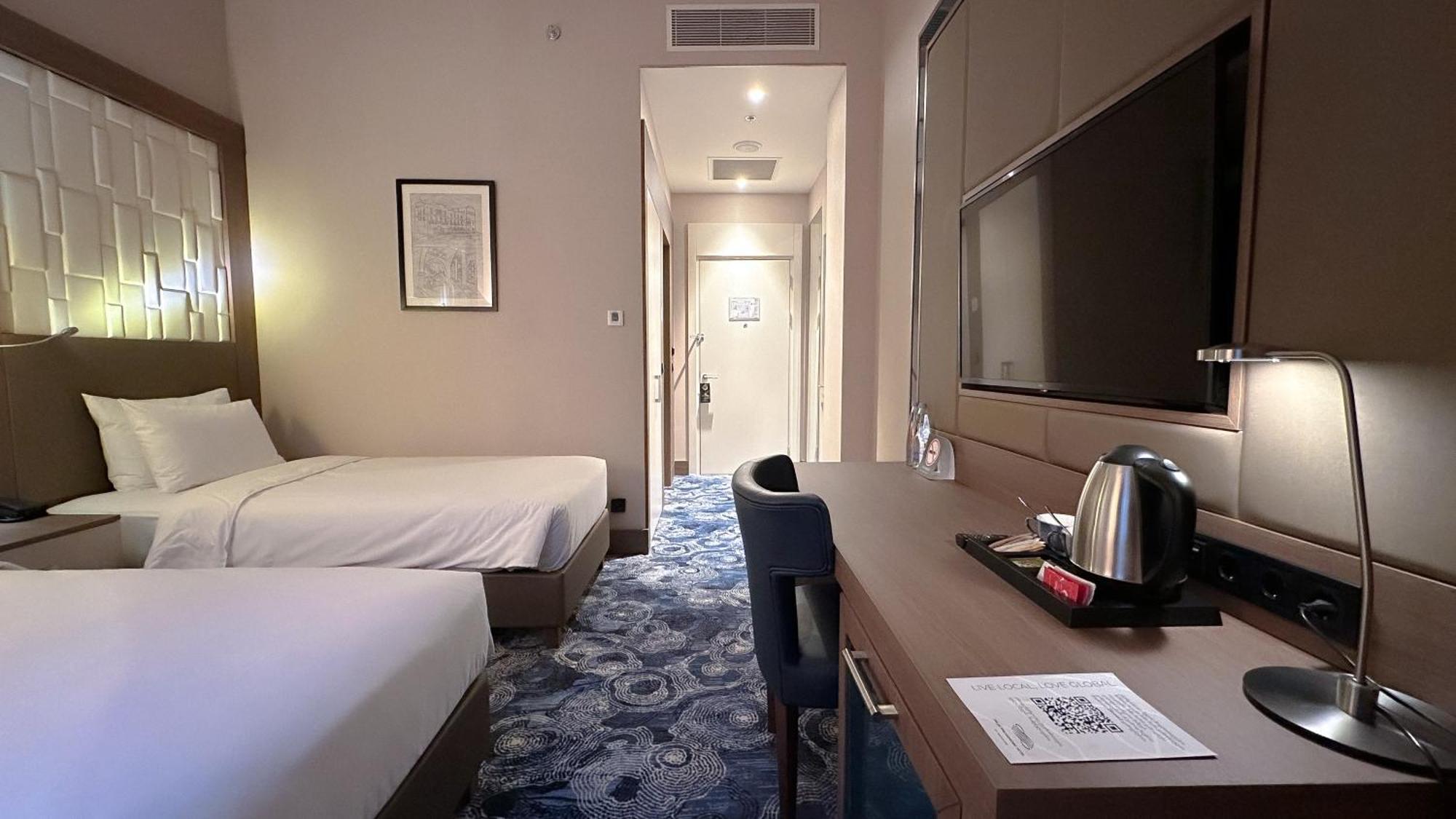 Tbilisi Philharmonic Hotel By Mercure Bilik gambar